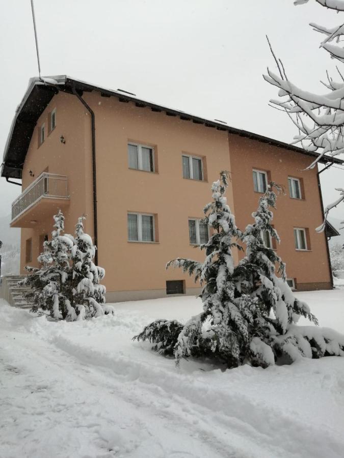 Guesthouse Nikolina Korenica Exterior photo